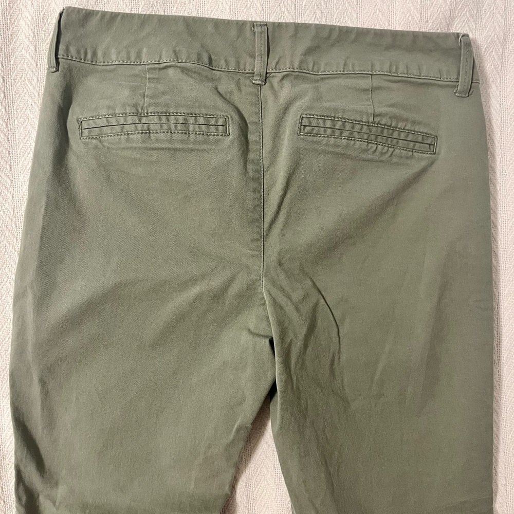 Old Navy Pixie Pants, Olive, Size 4 Regular - image 3